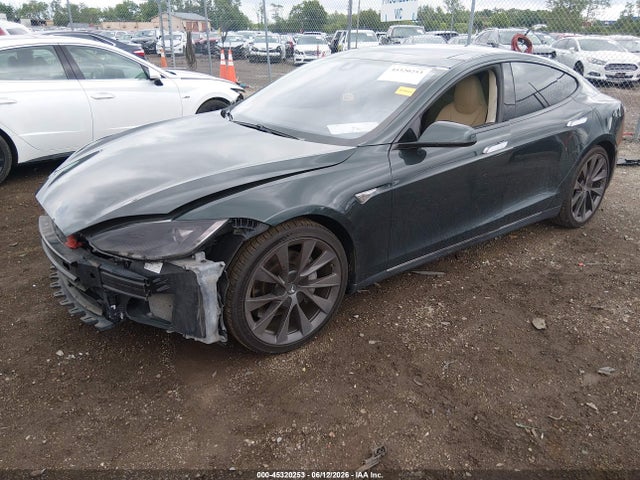 Tesla Model S P85 2014 5YJSA1H18EFP66091 Image 2