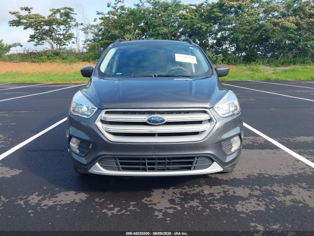 45320300 :رقم المزاد ، 1FMCU0GD6JUC54523 vin ، 2018 Ford Escape Se مزاد بيع