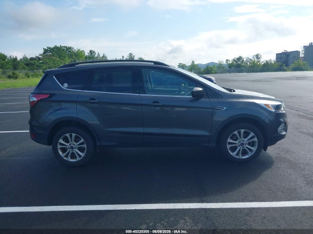 45320300 :رقم المزاد ، 1FMCU0GD6JUC54523 vin ، 2018 Ford Escape Se مزاد بيع