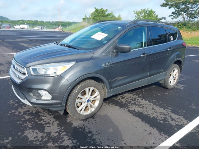 45320300 :رقم المزاد ، 1FMCU0GD6JUC54523 vin ، 2018 Ford Escape Se مزاد بيع