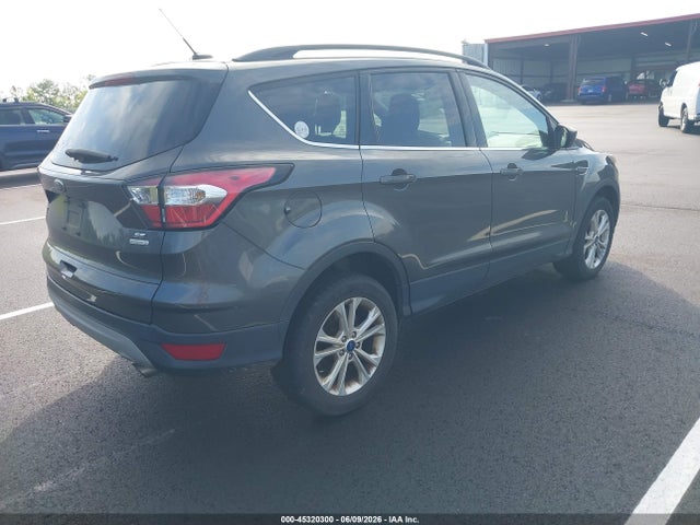 45320300 :رقم المزاد ، 1FMCU0GD6JUC54523 vin ، 2018 Ford Escape Se مزاد بيع