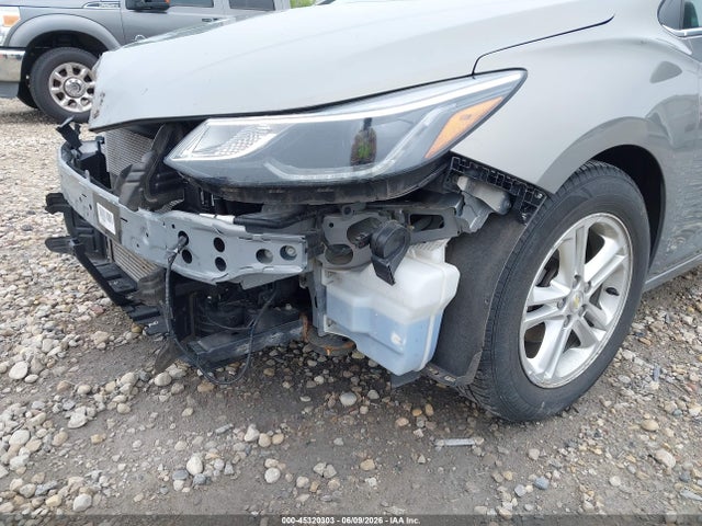 1G1BE5SM6H7131145 Chevrolet Cruze Lt Auto