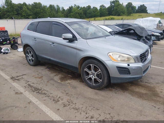 2011 Volvo Xc60 T6/t6 R-design მანქანა იყიდება აუქციონზე, vin: YV4902DZ7B2150073, აუქციონის ნომერი: 45320338