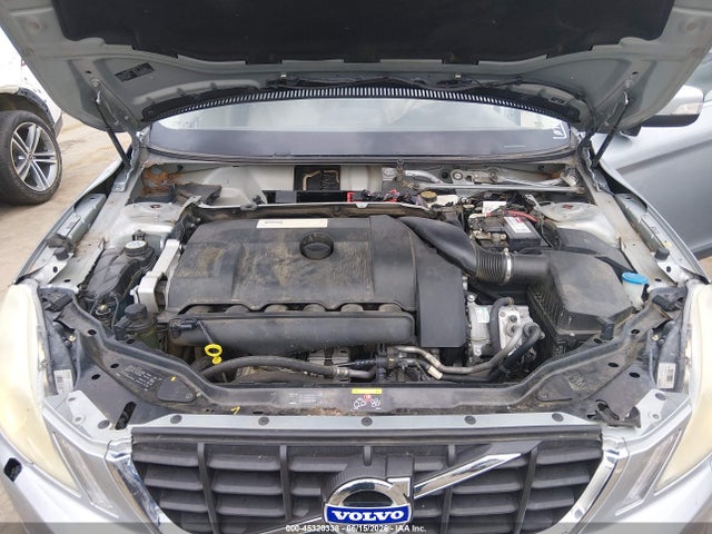 2011 Volvo Xc60 T6/t6 R-design მანქანა იყიდება აუქციონზე, vin: YV4902DZ7B2150073, აუქციონის ნომერი: 45320338