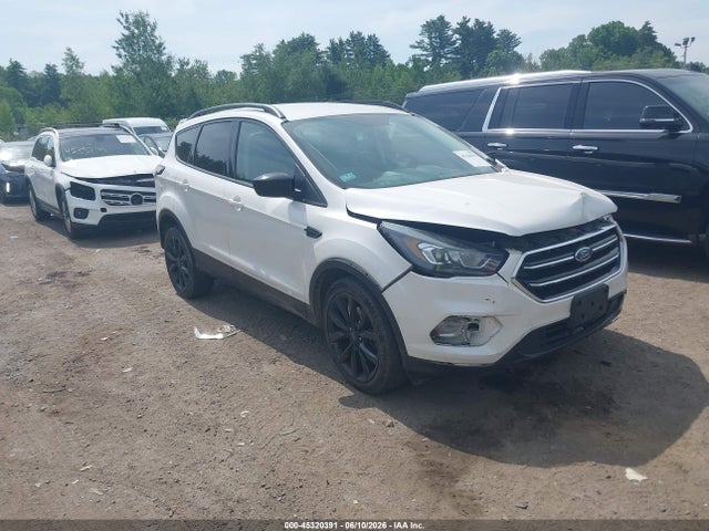 Ford ESCAPE SE 2017 1FMCU9GD5HUB55769 Image 1