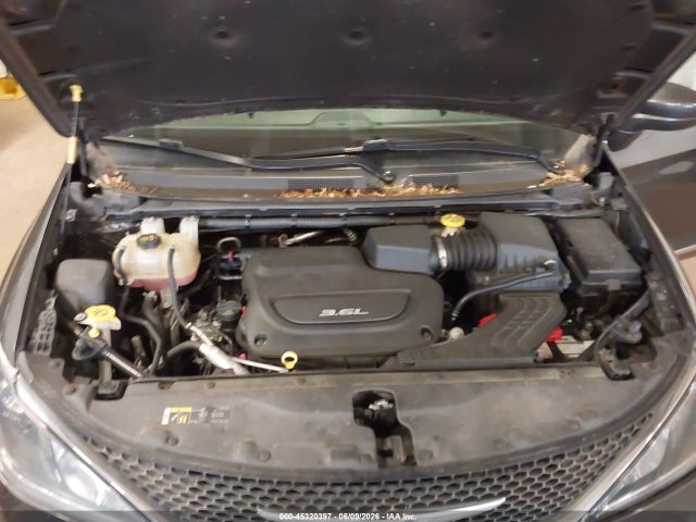 2018 Chrysler Pacifica Touring L მანქანა იყიდება აუქციონზე, vin: 2C4RC1BGXJR110463, აუქციონის ნომერი: 45320397