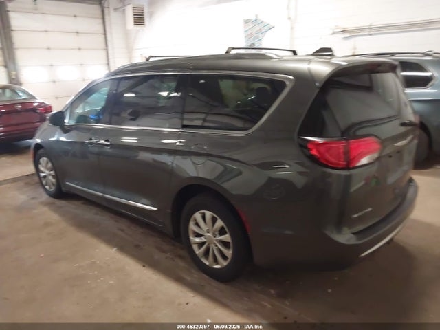 2018 Chrysler Pacifica Touring L მანქანა იყიდება აუქციონზე, vin: 2C4RC1BGXJR110463, აუქციონის ნომერი: 45320397