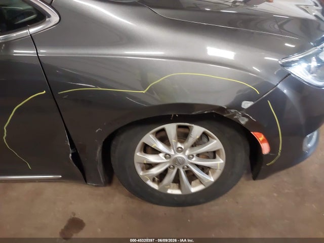 2018 Chrysler Pacifica Touring L მანქანა იყიდება აუქციონზე, vin: 2C4RC1BGXJR110463, აუქციონის ნომერი: 45320397