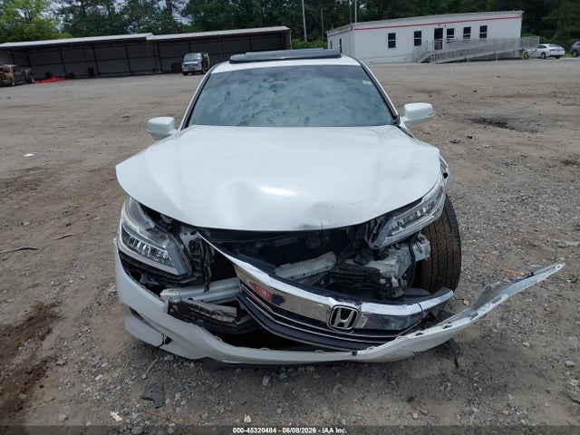 1HGCR3F92GA027782 Honda Accord Touring