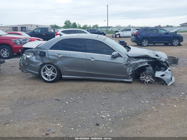 45320544 :رقم المزاد ، WDDHF9BBXDA697669 vin ، 2013 Mercedes-benz E 550 4matic مزاد بيع