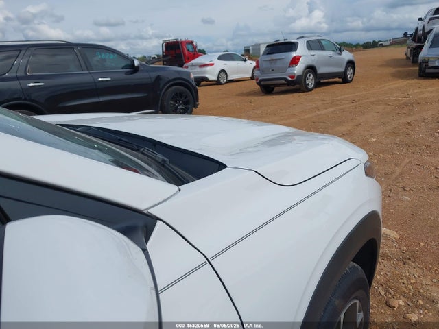 KL77LHEP8SC236811 Chevrolet Trax Fwd Lt