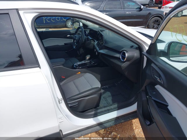 KL77LHEP8SC236811 Chevrolet Trax Fwd Lt