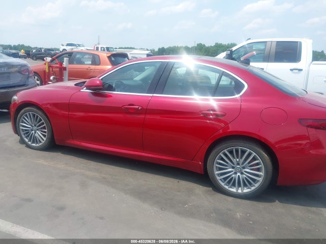 45320628 :رقم المزاد ، ZARFAEENXH7561243 vin ، 2017 Alfa Romeo Giulia Ti Awd مزاد بيع