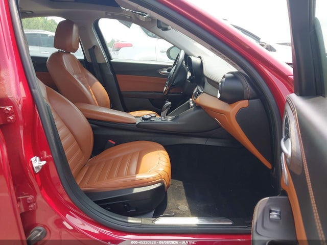 45320628 :رقم المزاد ، ZARFAEENXH7561243 vin ، 2017 Alfa Romeo Giulia Ti Awd مزاد بيع