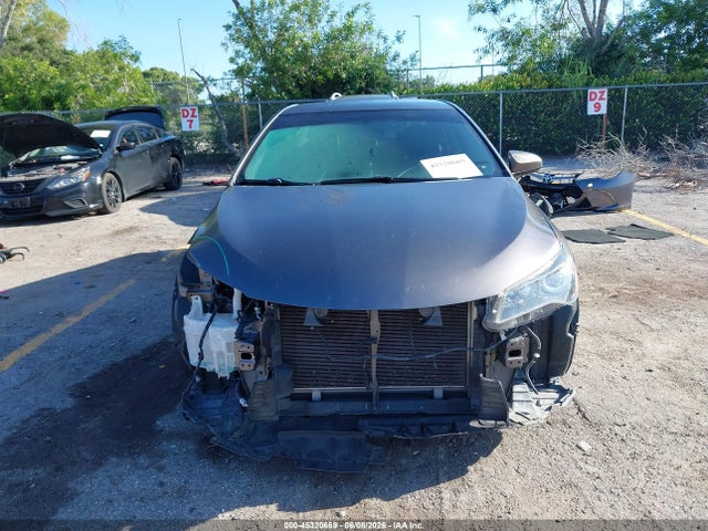45320669 :رقم المزاد ، 4T1BF1FK7FU492254 vin ، 2015 Toyota Camry Se مزاد بيع