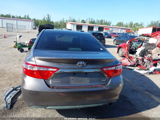 45320669 :رقم المزاد ، 4T1BF1FK7FU492254 vin ، 2015 Toyota Camry Se مزاد بيع