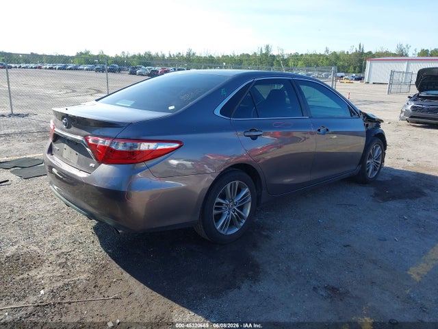 45320669 :رقم المزاد ، 4T1BF1FK7FU492254 vin ، 2015 Toyota Camry Se مزاد بيع