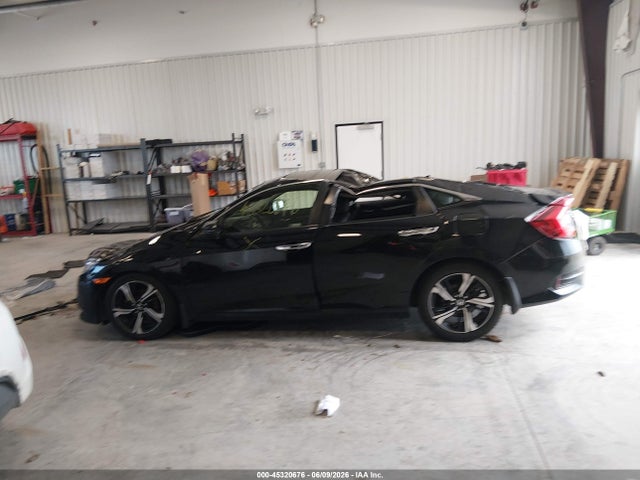 Honda Civic Touring 2018 JHMFC1F91JX012016 Image 14