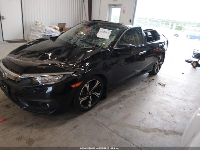 Honda Civic Touring 2018 JHMFC1F91JX012016 Image 2