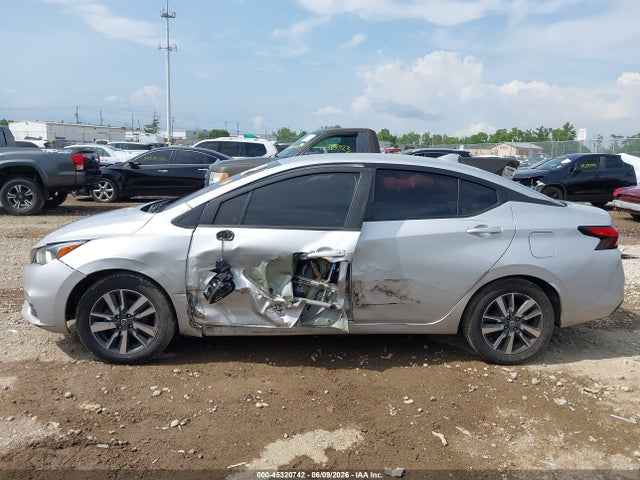 2021 Nissan Versa Sv Xtronic Cvt მანქანა იყიდება აუქციონზე, vin: 3N1CN8EV0ML826358, აუქციონის ნომერი: 45320742