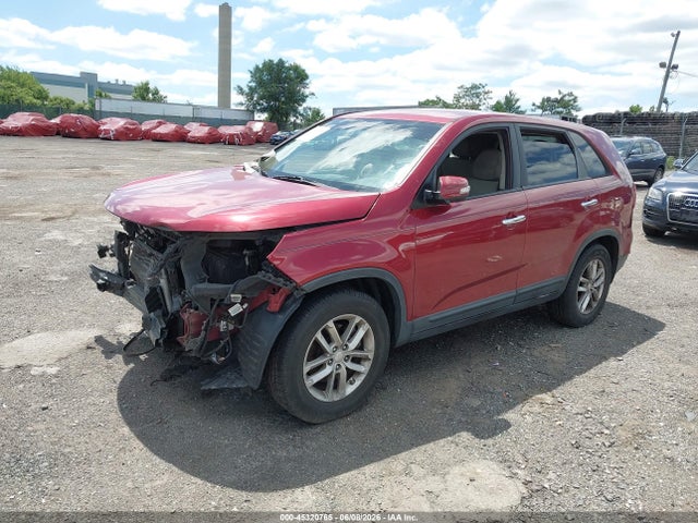 KIA SORENTO LX 2015 5XYKT3A69FG589752 Image 2