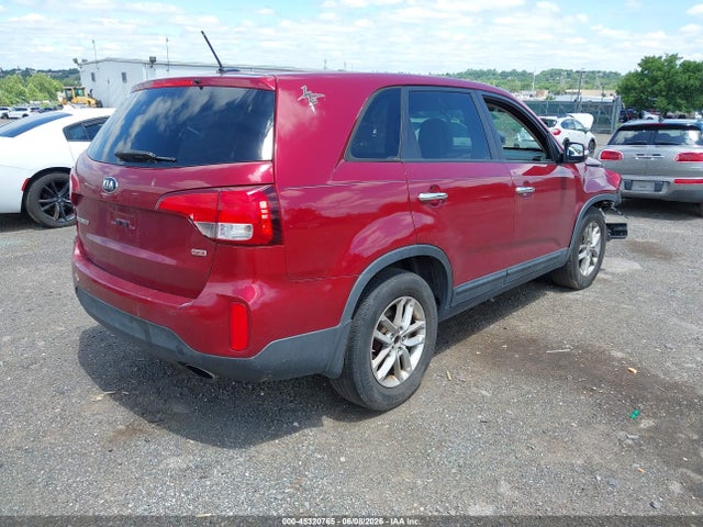 KIA SORENTO LX 2015 5XYKT3A69FG589752 Image 4