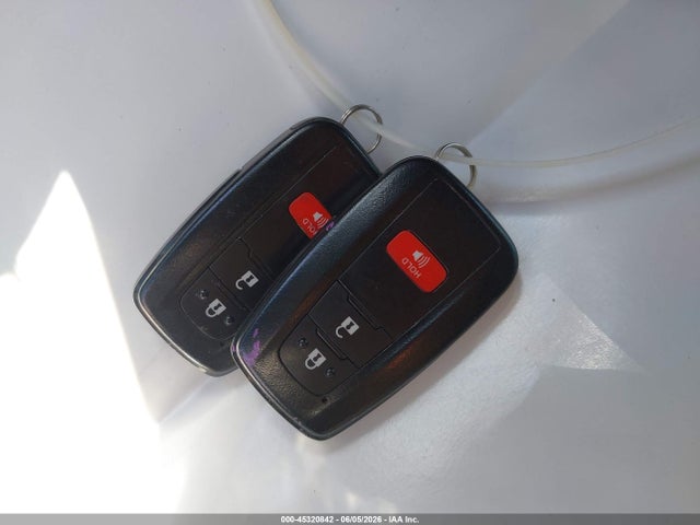 45320842 :رقم المزاد ، 2T3W1RFV3NC177855 vin ، 2022 Toyota Rav4 Xle مزاد بيع