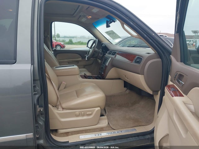 Продажа на аукционе авто 2011 Chevrolet Tahoe Ltz, vin: 1GNSKCE03BR172042, номер лота: 45320989