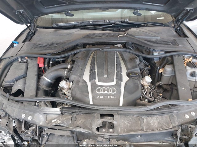 45321048 :رقم المزاد ، WAU32AFD9FN005827 vin ، 2015 Audi A8 L 4.0t مزاد بيع