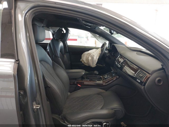 45321048 :رقم المزاد ، WAU32AFD9FN005827 vin ، 2015 Audi A8 L 4.0t مزاد بيع