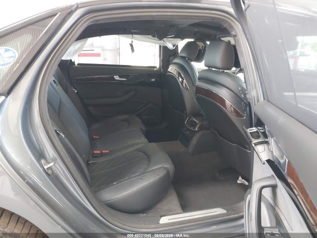 45321048 :رقم المزاد ، WAU32AFD9FN005827 vin ، 2015 Audi A8 L 4.0t مزاد بيع