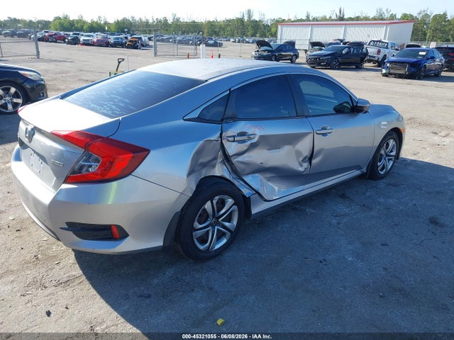 45321055 :رقم المزاد ، 19XFC2F56JE002313 vin ، 2018 Honda Civic Lx مزاد بيع