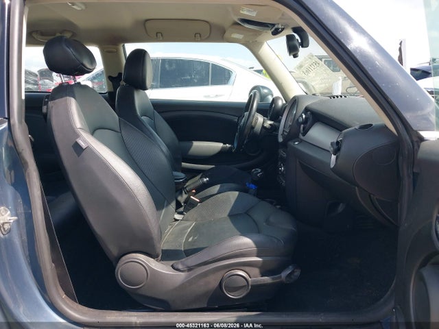 Продажа на аукционе авто 2011 Mini Cooper, vin: WMWSU3C59BT091905, номер лота: 45321163