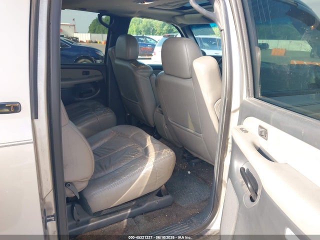 2000 Chevrolet Suburban 1500 Lt მანქანა იყიდება აუქციონზე, vin: 3GNFK16T1YG188781, აუქციონის ნომერი: 45321227