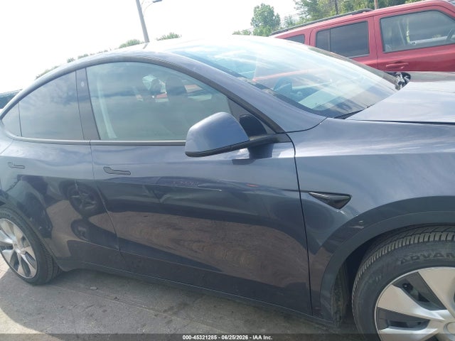 Продажа на аукционе авто 2022 Tesla Model Y Long Range Dual Motor All-wheel Drive, vin: 7SAYGAEE0NF377366, номер лота: 45321285