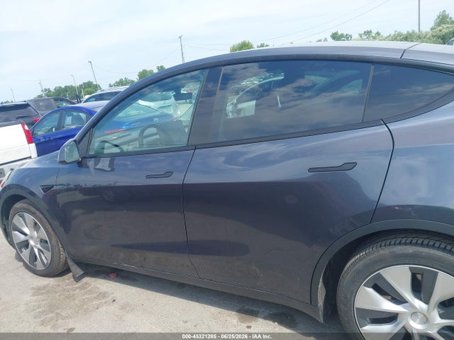 Продажа на аукционе авто 2022 Tesla Model Y Long Range Dual Motor All-wheel Drive, vin: 7SAYGAEE0NF377366, номер лота: 45321285