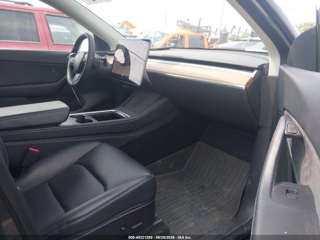 Продаж на аукціоні авто 2022 Tesla Model Y Long Range Dual Motor All-wheel Drive, vin: 7SAYGAEE0NF377366, номер лоту: 45321285