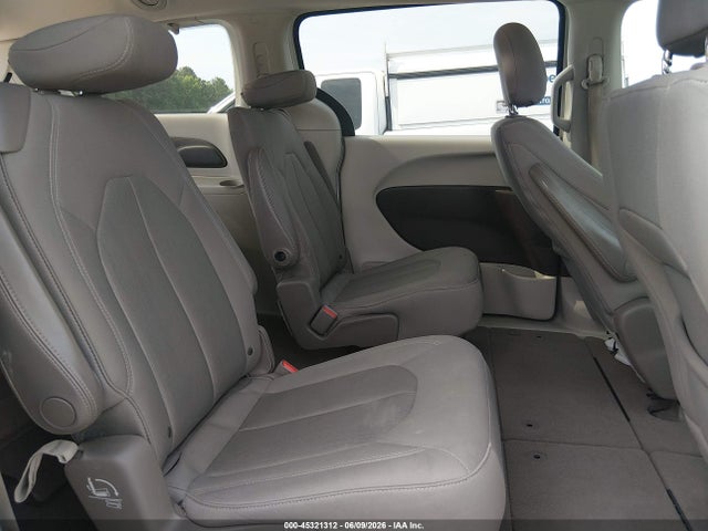 Auction sale of the 2017 Chrysler Pacifica Touring, vin: 2C4RC1DG8HR831176, lot number: 45321312