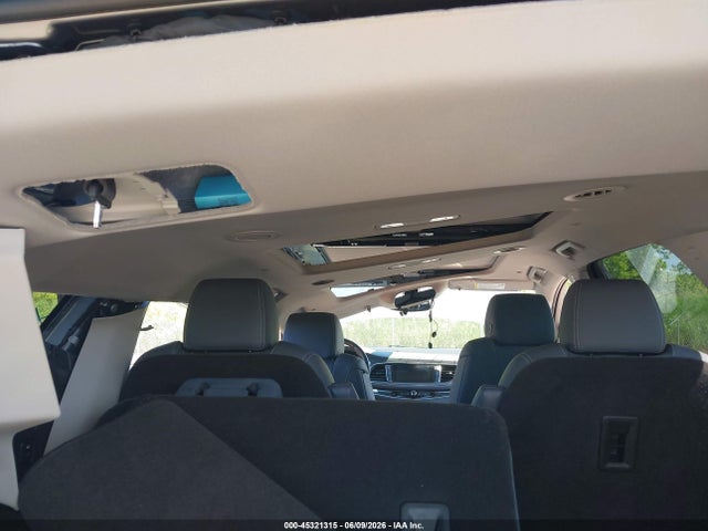 Продаж на аукціоні авто 2021 Buick Enclave Awd Essence, vin: 5GAEVAKW1MJ214673, номер лоту: 45321315