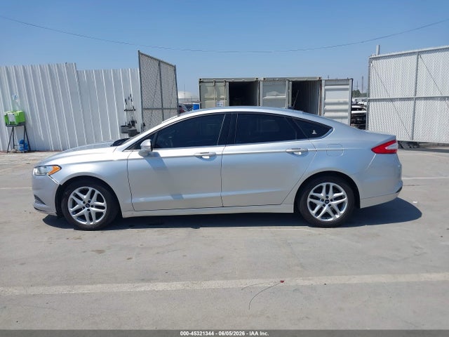 3FA6P0H72FR183438 Ford FUSION SE