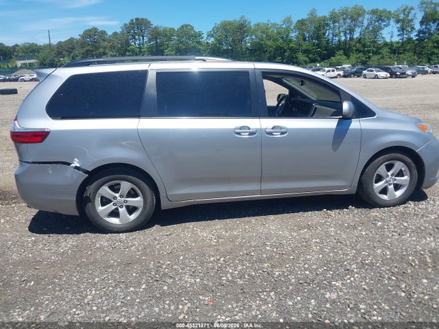 Aukcja sprzedaży 2016 Toyota Sienna Le 8 Passenger, vin: 5TDKK3DC1GS719743, numer aukcji: 45321371