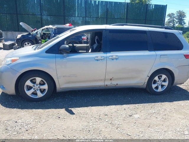 Aukcja sprzedaży 2016 Toyota Sienna Le 8 Passenger, vin: 5TDKK3DC1GS719743, numer aukcji: 45321371