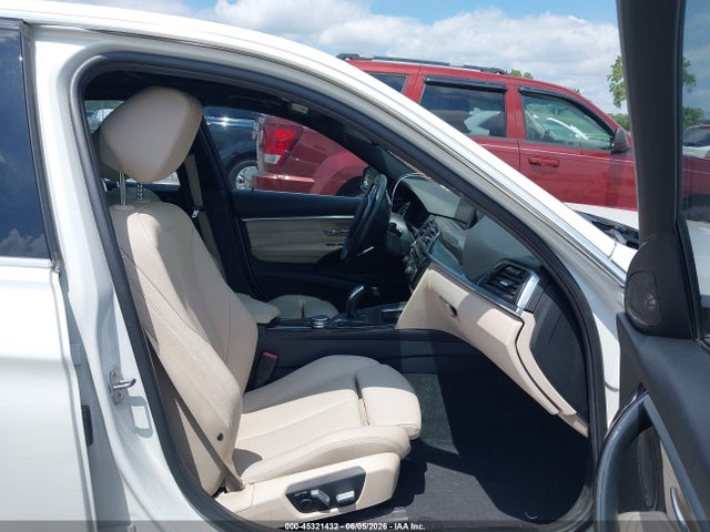 45321432 :رقم المزاد ، WBA8E3G5XGNU00469 vin ، 2016 Bmw 328i Xdrive مزاد بيع