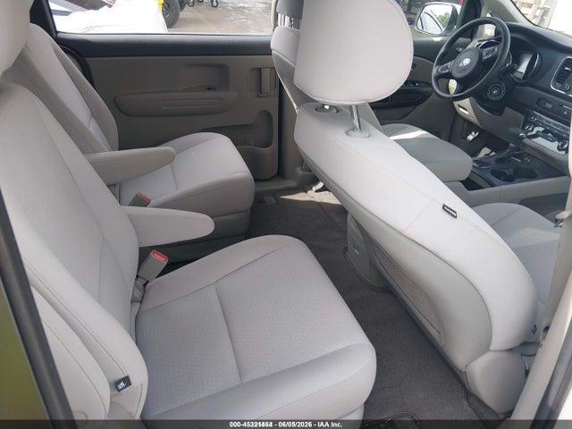 KIA Sedona L 2018 KNDMA5C11J6397670 Image 8