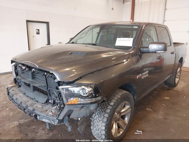 45321531 :رقم المزاد ، 1C6RR7MTXFS637007 vin ، 2015 Ram 1500 Sport مزاد بيع