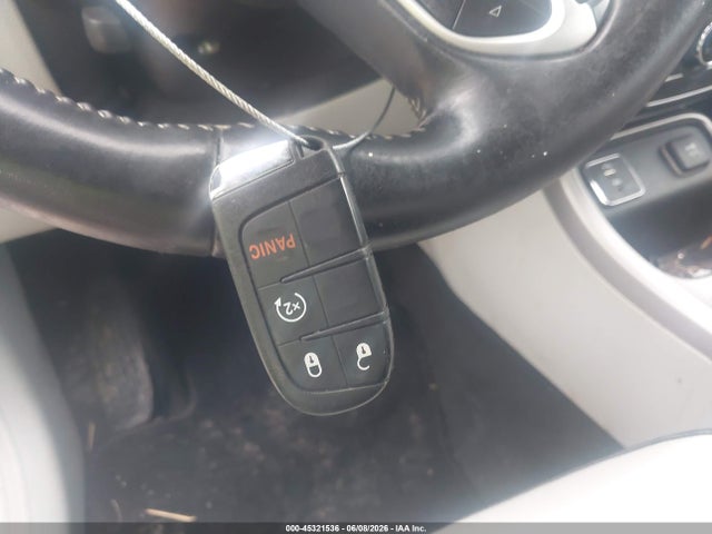 45321536 :رقم المزاد ، 3C4NJCBB2JT263193 vin ، 2018 Jeep Compass Latitude Fwd مزاد بيع