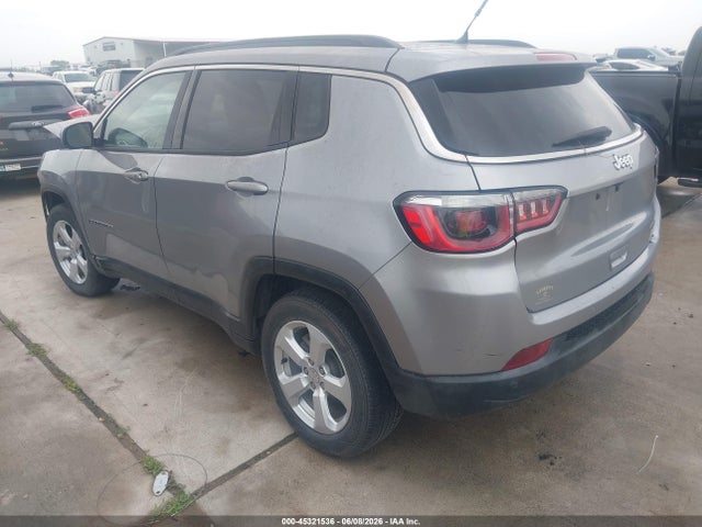 45321536 :رقم المزاد ، 3C4NJCBB2JT263193 vin ، 2018 Jeep Compass Latitude Fwd مزاد بيع