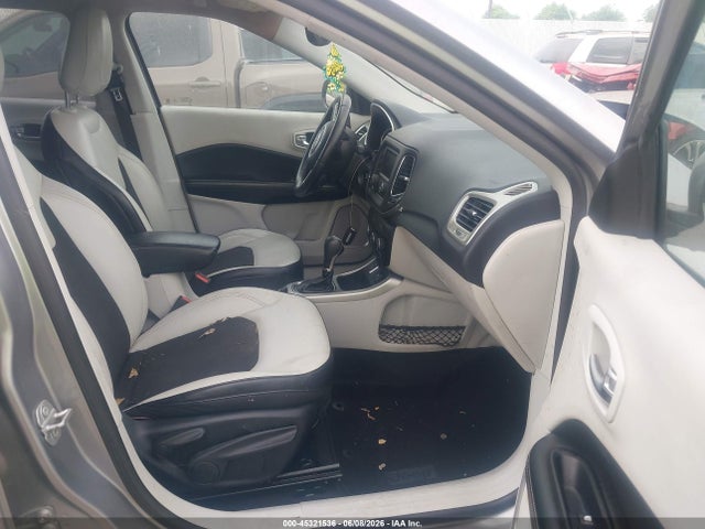 45321536 :رقم المزاد ، 3C4NJCBB2JT263193 vin ، 2018 Jeep Compass Latitude Fwd مزاد بيع