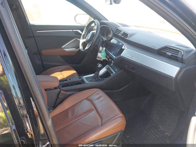 2020 Audi Q3 Premium 45 Tfsi S Line Quattro Tiptronic მანქანა იყიდება აუქციონზე, vin: WA1DECF36L1060430, აუქციონის ნომერი: 45321569
