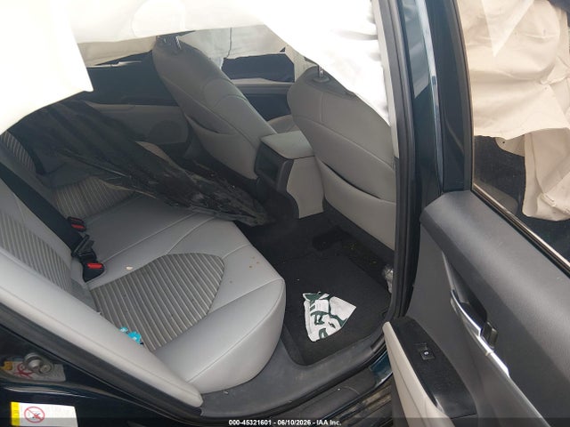 4T1B11HK3JU602057 Toyota CAMRY SE